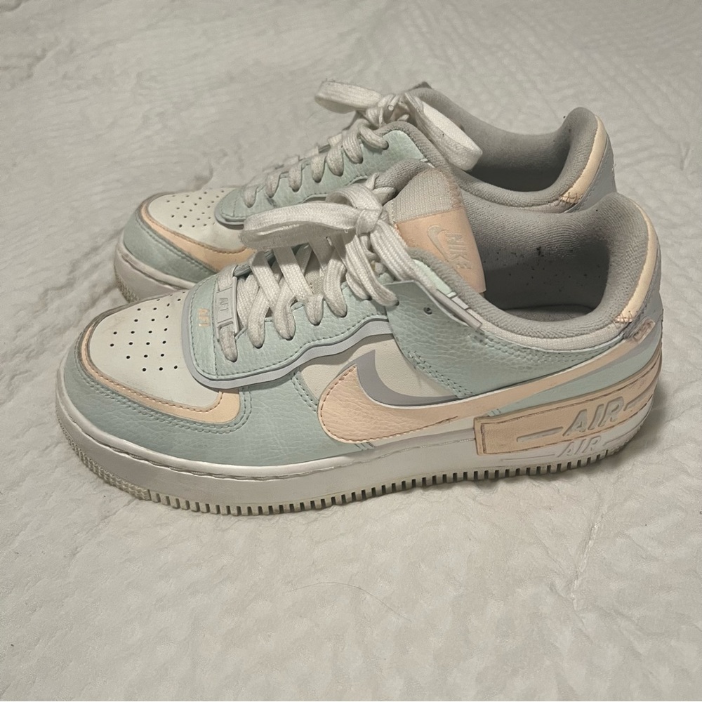 Nike Air Force 1 low shadow sail barely green